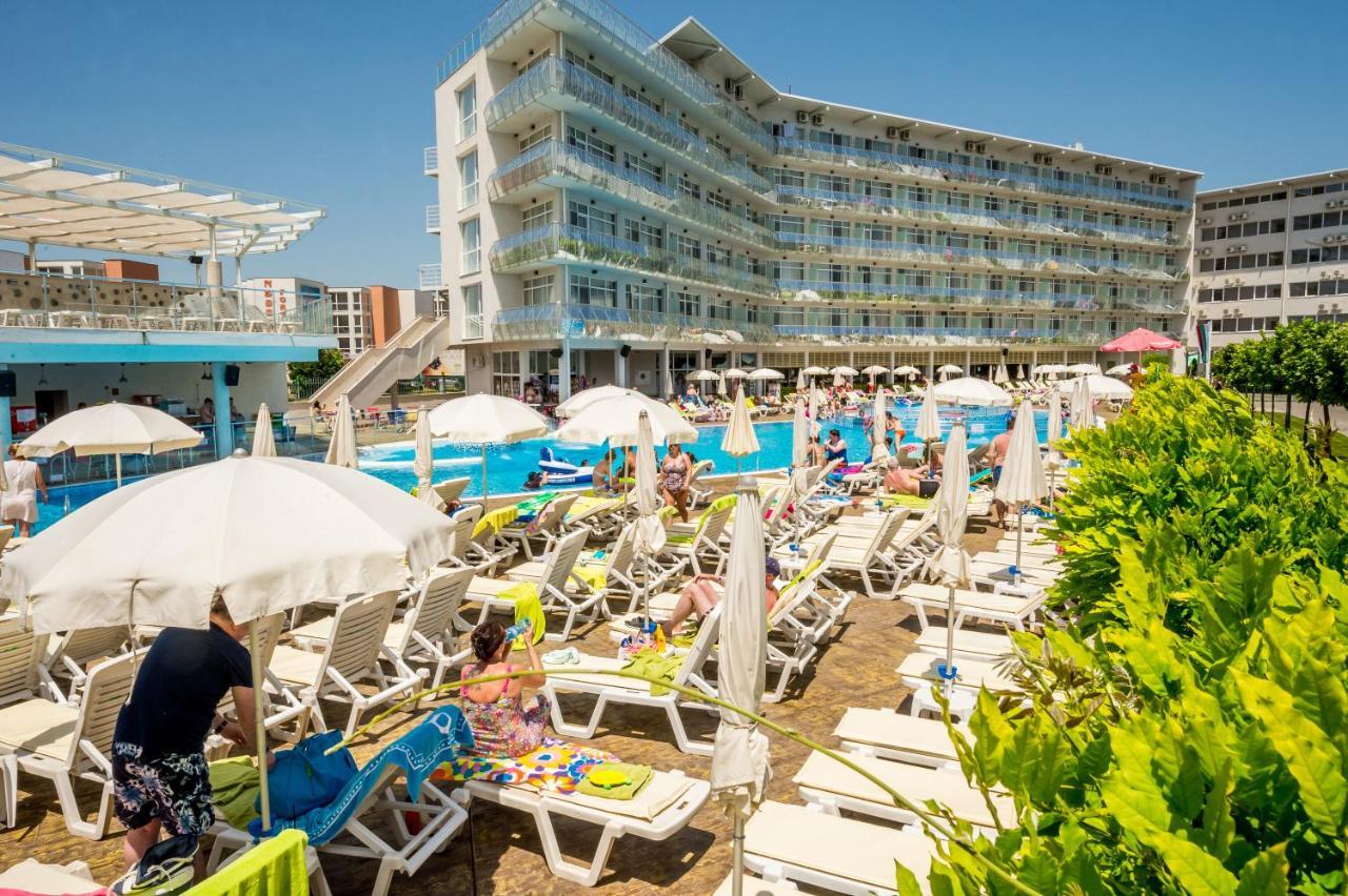 Aqua Nevis Hotel & Aqua Park Sunny Beach Buitenkant foto