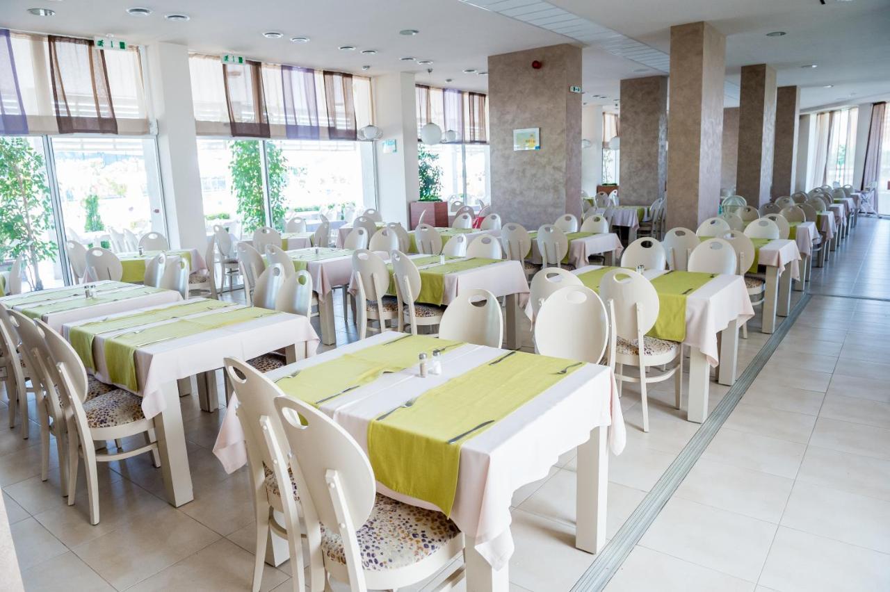 Aqua Nevis Hotel & Aqua Park Sunny Beach Buitenkant foto