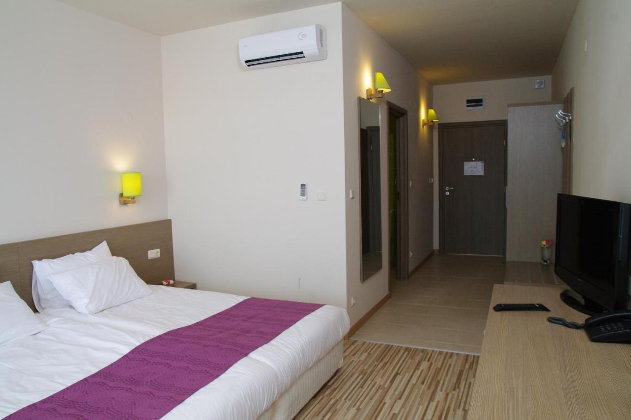 Aqua Nevis Hotel & Aqua Park Sunny Beach Buitenkant foto