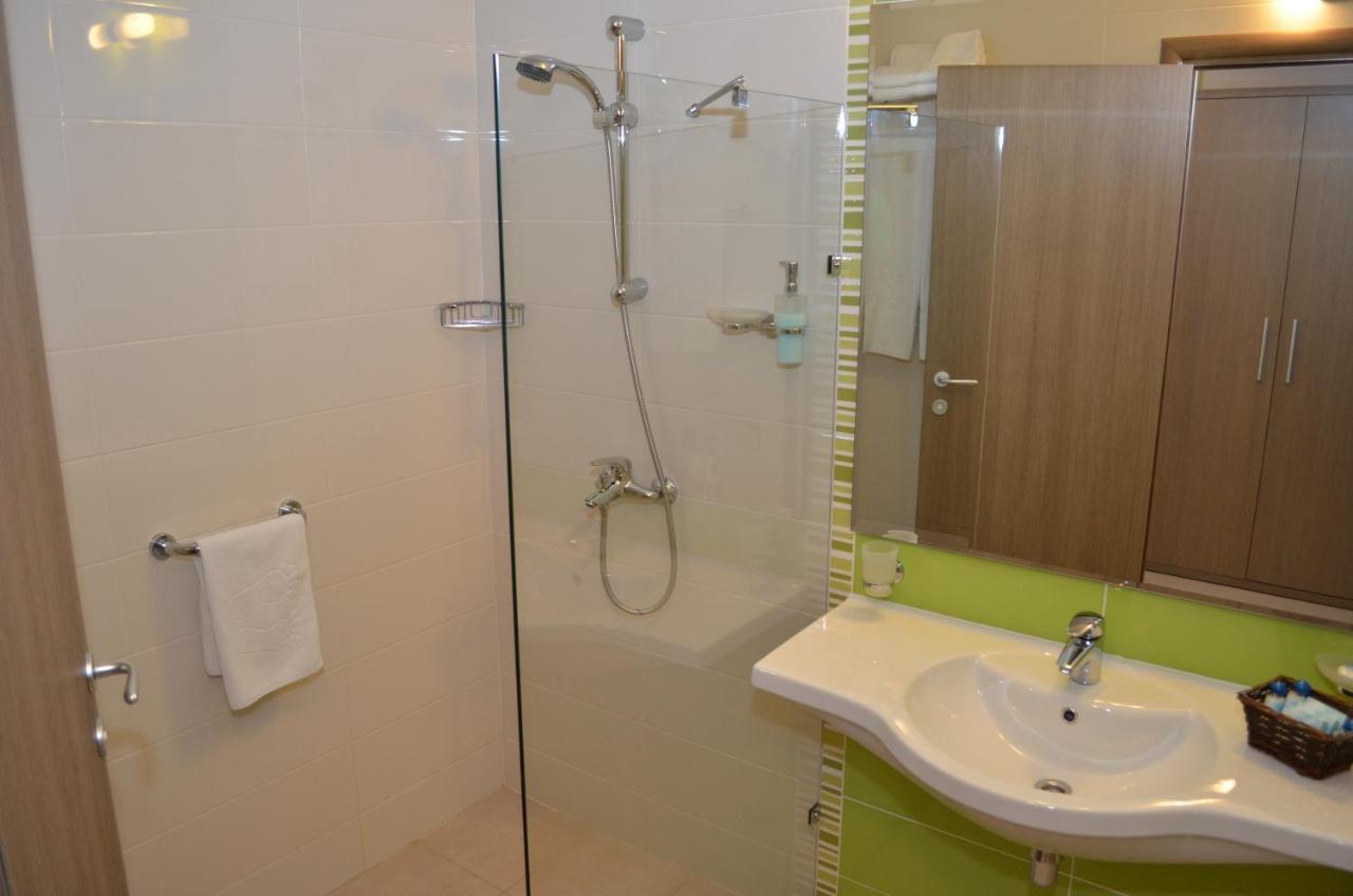 Aqua Nevis Hotel & Aqua Park Sunny Beach Buitenkant foto